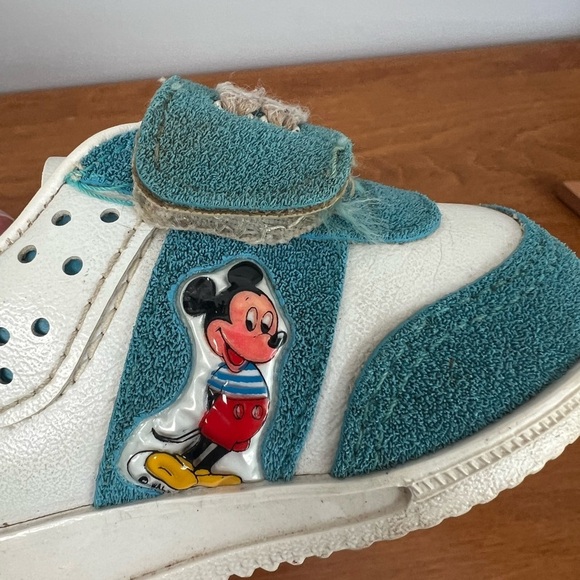Vintage Disney Mickey Mouse White and Blue Sneakers with Velcro Closure Size 1 - Picture 2 of 7